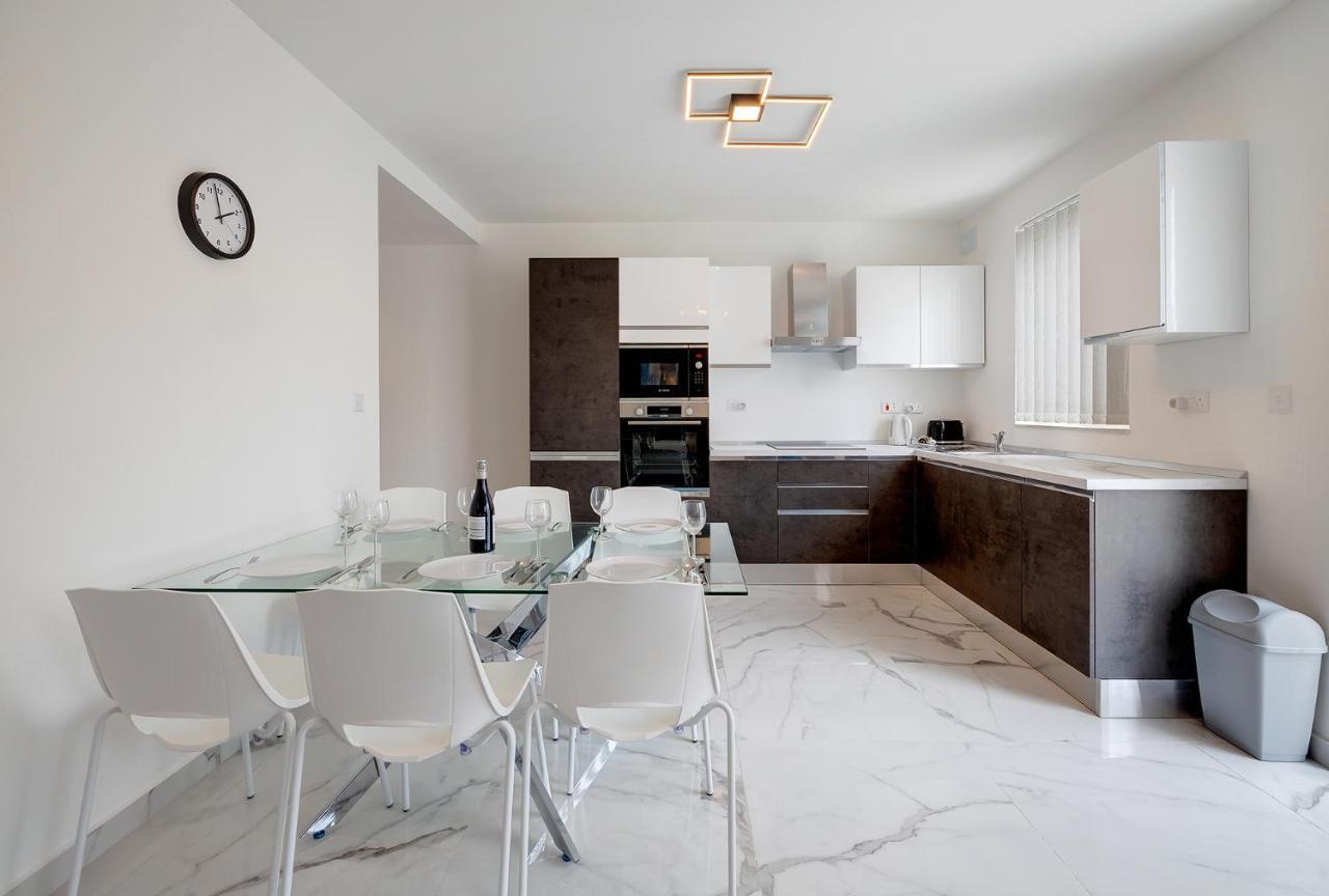Stylish 2Br Apartment In Central St Julians San Ġiljan Exterior foto