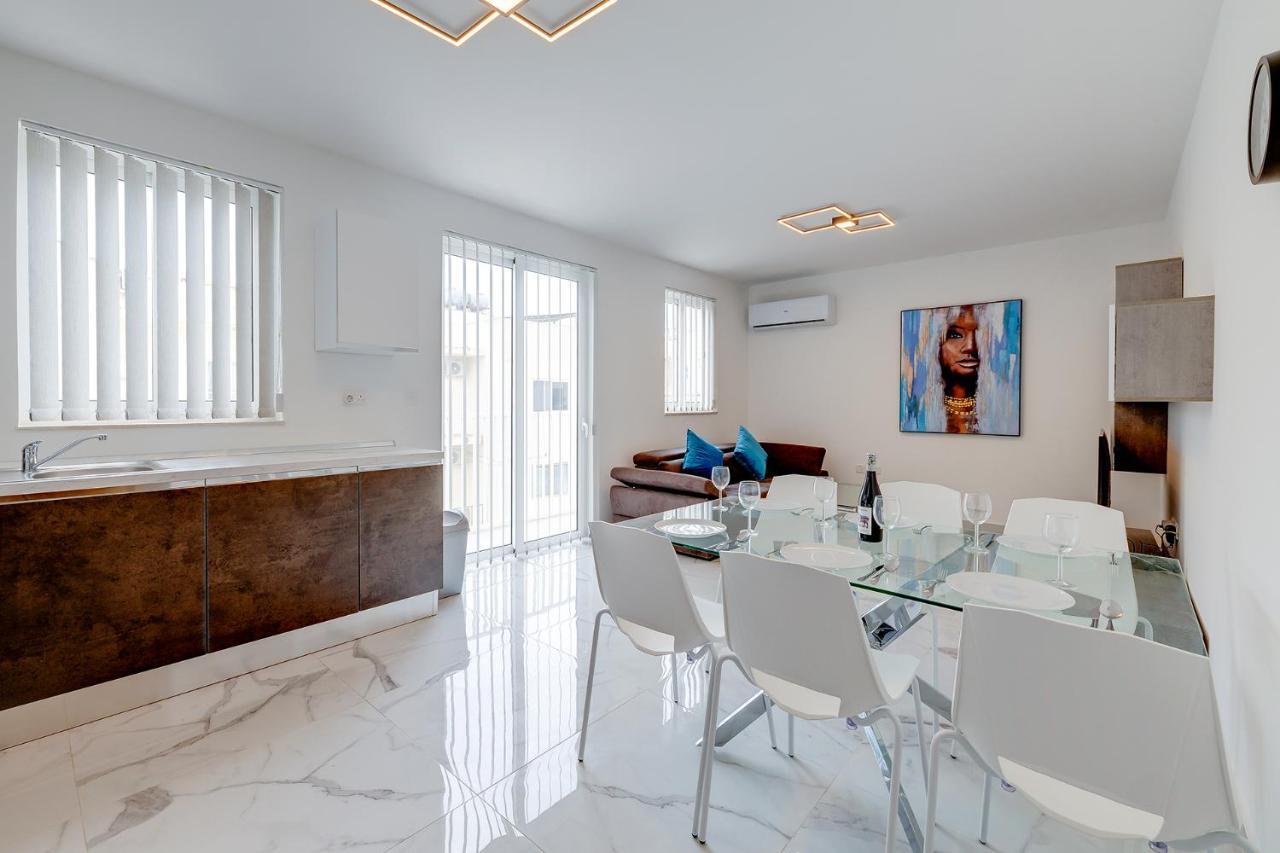 Stylish 2Br Apartment In Central St Julians San Ġiljan Exterior foto