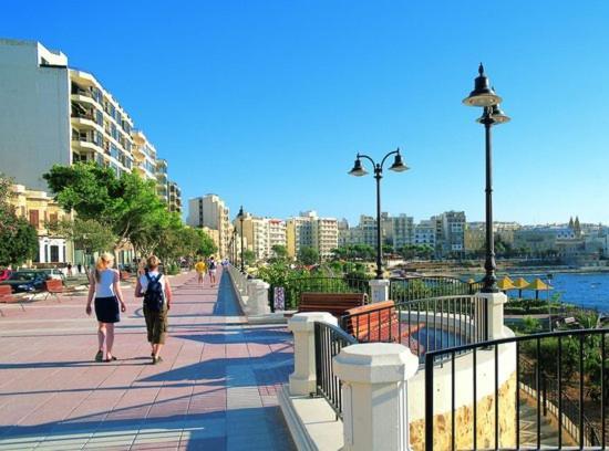 Stylish 2Br Apartment In Central St Julians San Ġiljan Exterior foto