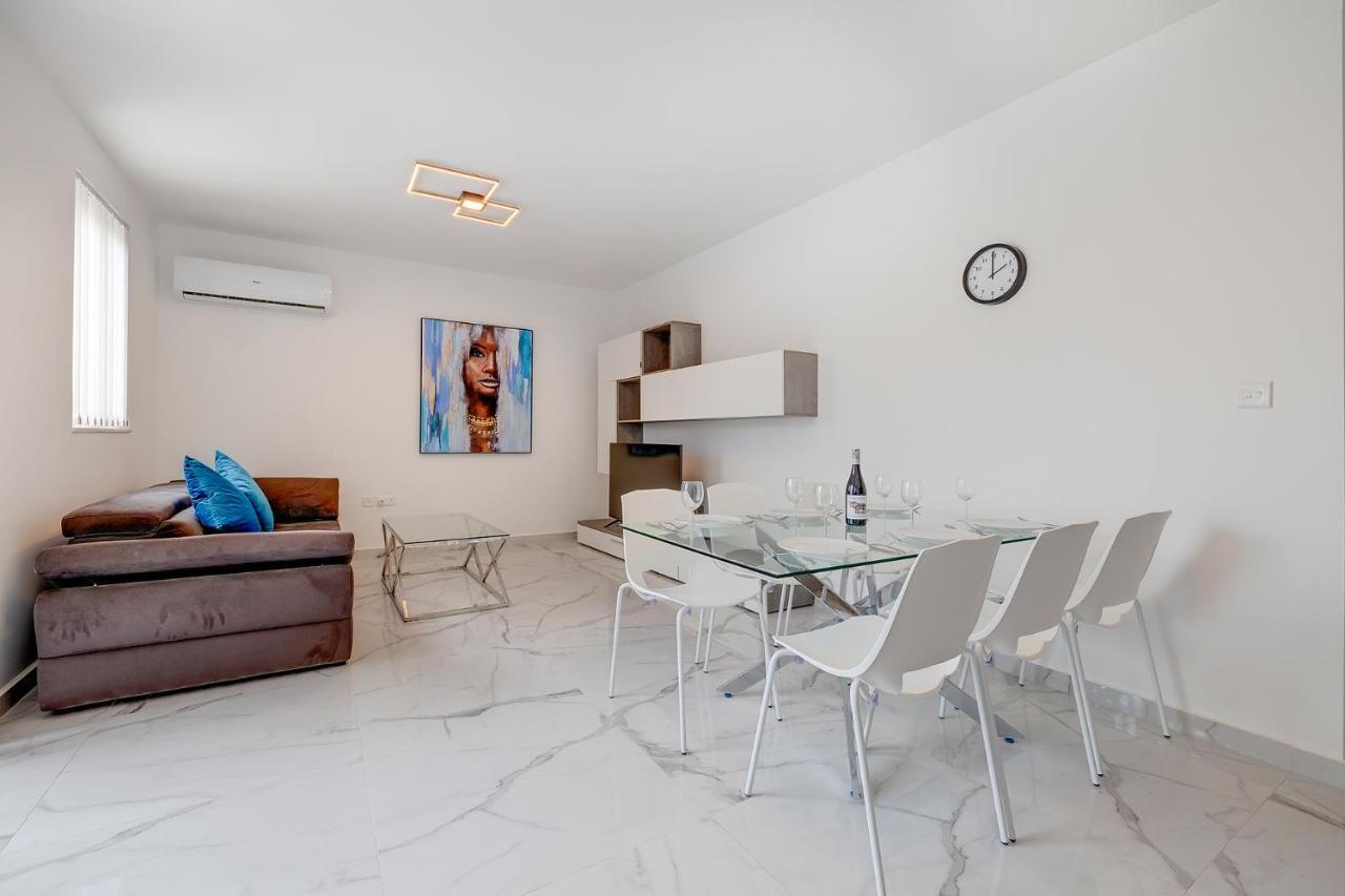 Stylish 2Br Apartment In Central St Julians San Ġiljan Exterior foto