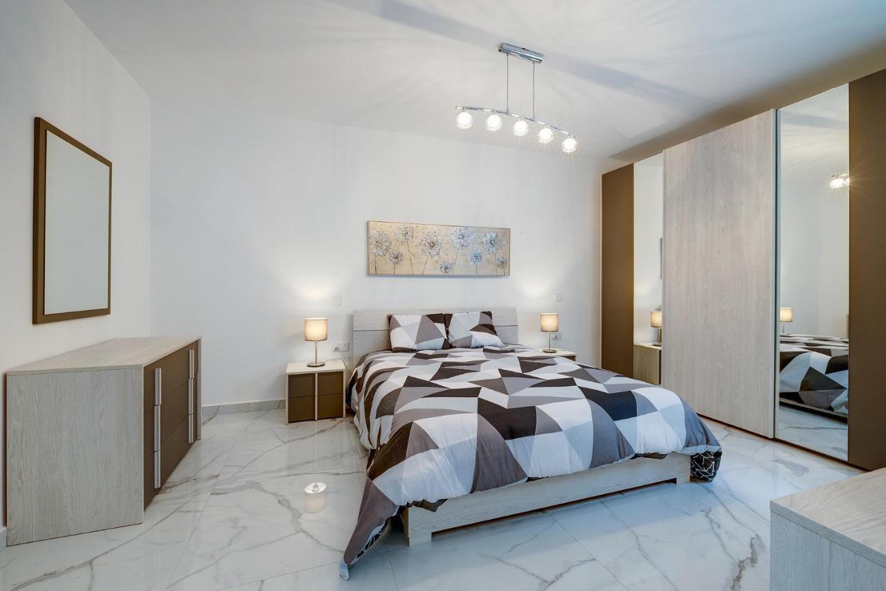 Stylish 2Br Apartment In Central St Julians San Ġiljan Exterior foto