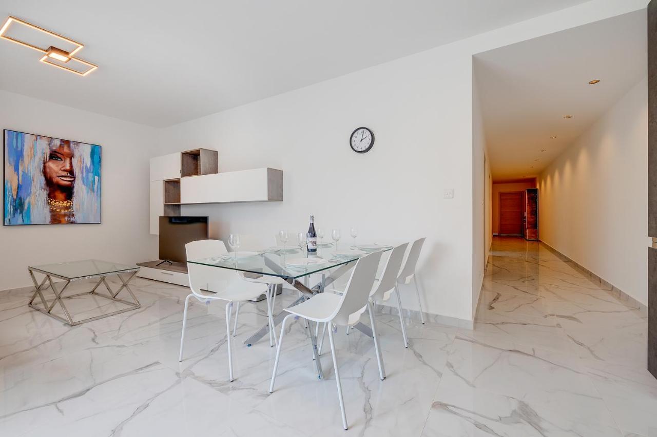 Stylish 2Br Apartment In Central St Julians San Ġiljan Exterior foto